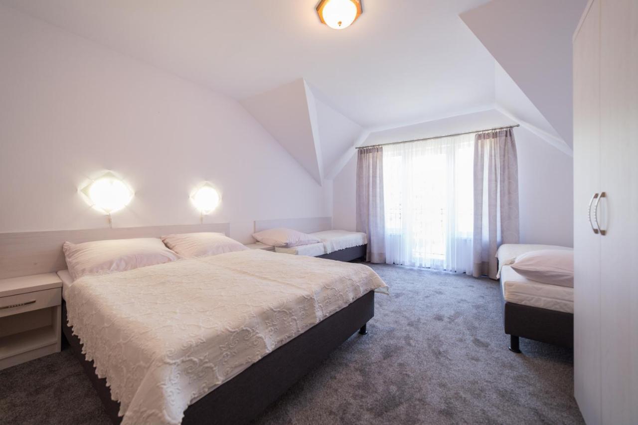 Rewit Dom Goscinny Z Podgrzewanym Basenem Rewal Extérieur photo
