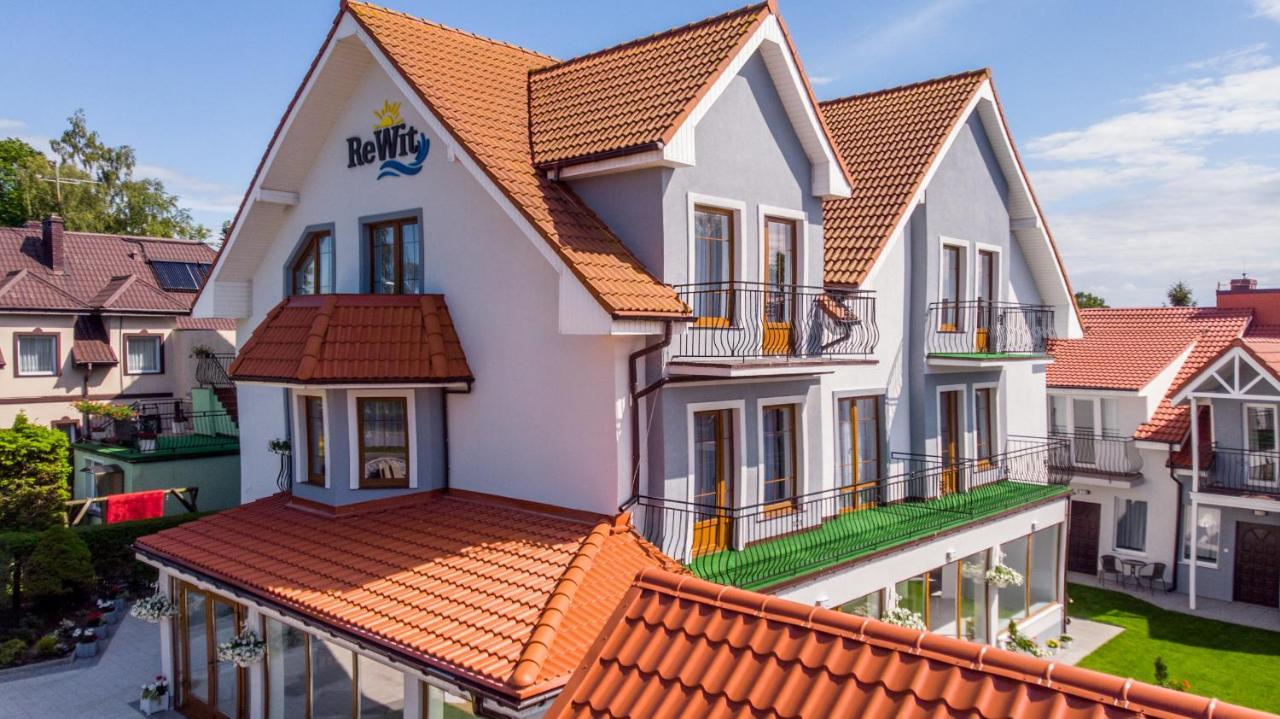 Rewit Dom Goscinny Z Podgrzewanym Basenem Rewal Extérieur photo