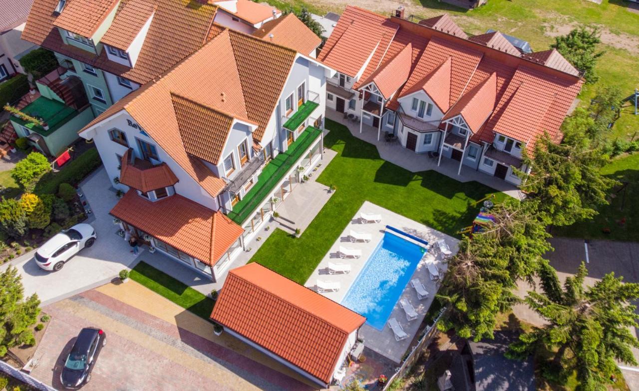 Rewit Dom Goscinny Z Podgrzewanym Basenem Rewal Extérieur photo